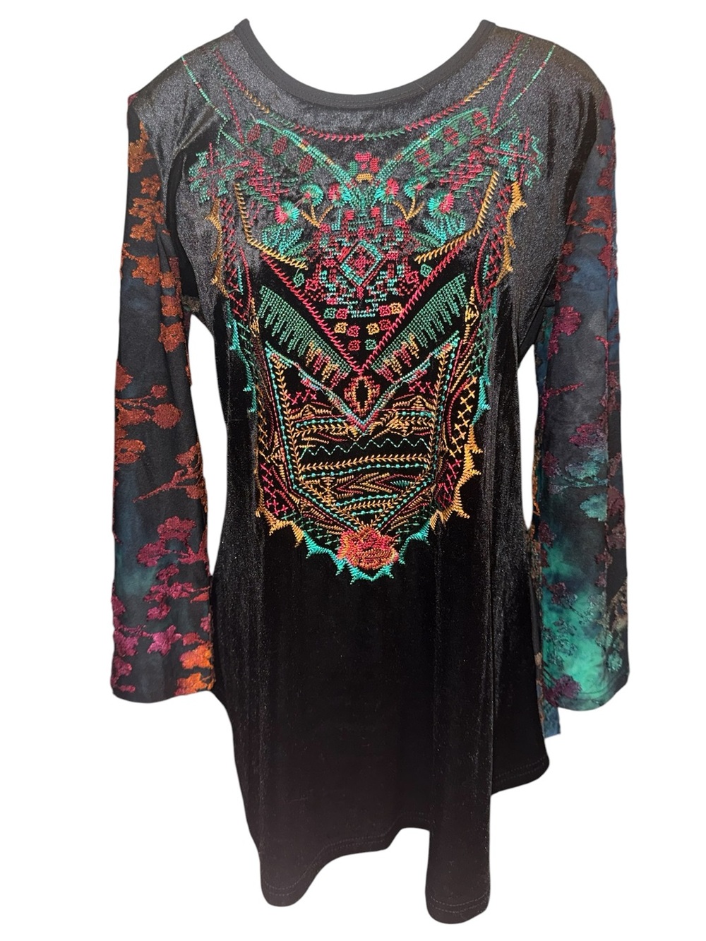 Calessa Women's Folk Embroidered Velvet Tunic Long sleeves printed burnout